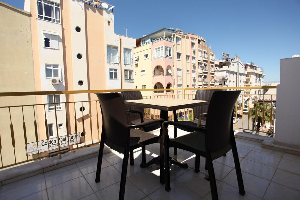 Golden Spark Aparthotel Анталия Екстериор снимка
